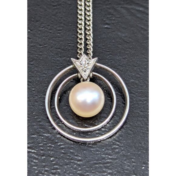 Halo Pearl Pendant Necklace, Silver Chain and Pendant, Pearl in Open Circles - Picture 2 of 4